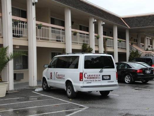 Фото Caravelle Inn & Suites