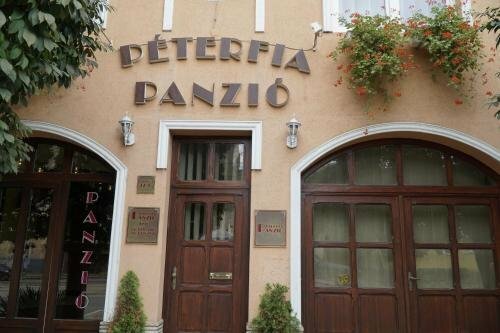 Гостиница Peterfia Panzio Guesthouse в Дебрецене