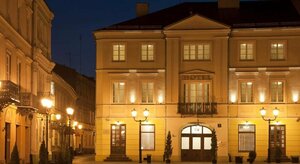 Staromiejski Hotel (Lodz Voivodeship, Piotrków Trybunalski, Rynek Trybunalski), hotel