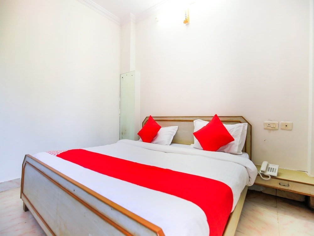 Фото Oyo 23068 Hotel Kamal Palace