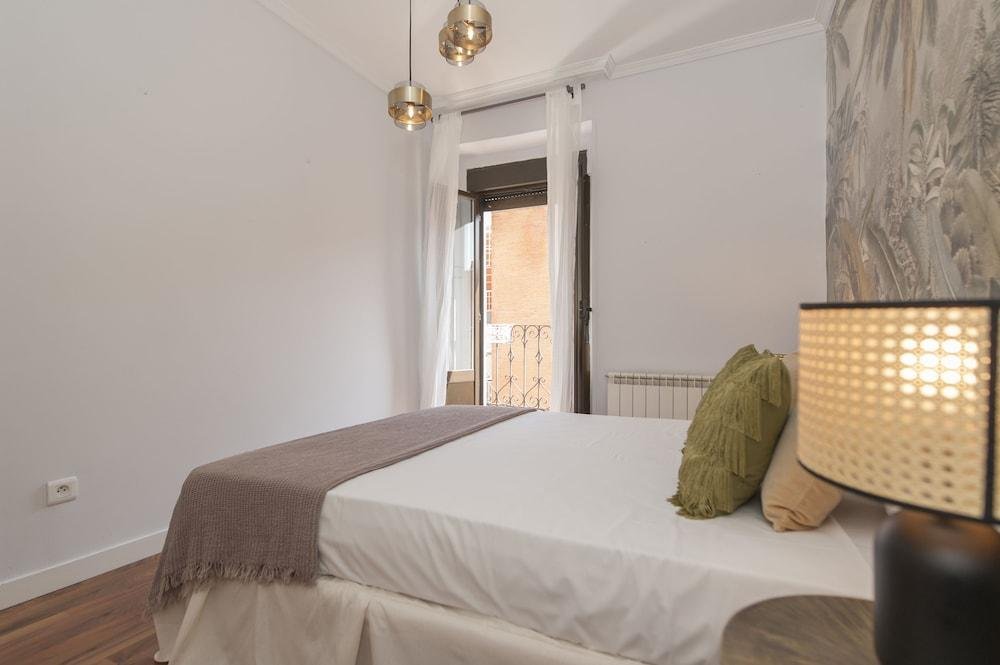 Фото Alterhome Apartamento Palacio Real I