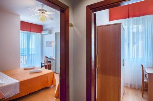 Фото Hotel Mirabel