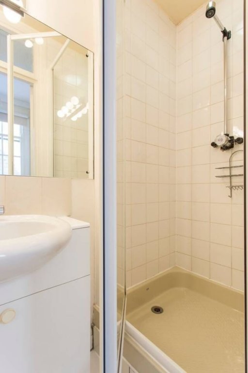 Фото Altido Luxurious 2br flat in Pimlico, near Warwick sq