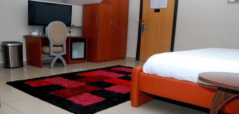 Фото Primal Hotel GRA-Ikeja