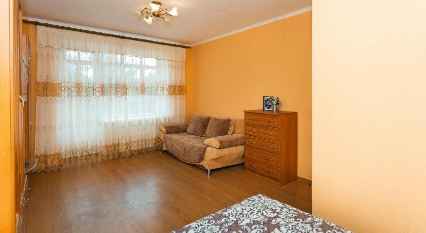 Alojamiento en alquiler diario Apartment on Kharkovskaya 3 floor neer Skd, , foto