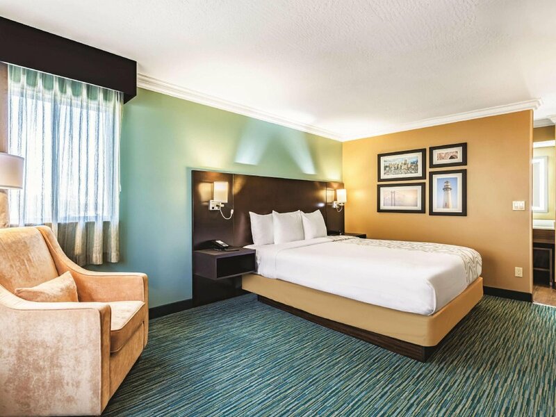 Гостиница La Quinta Inn & Suites by Wyndham San Francisco Airport West