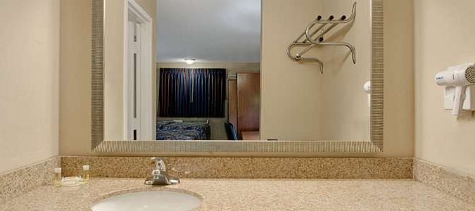 Фото Days Inn by Wyndham McKinney