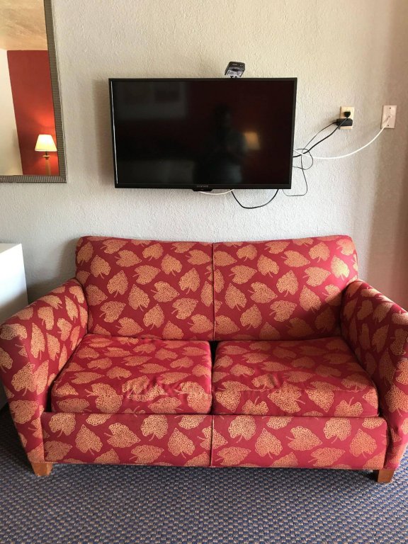 Фото Oyo Hotel Tallahassee Downtown