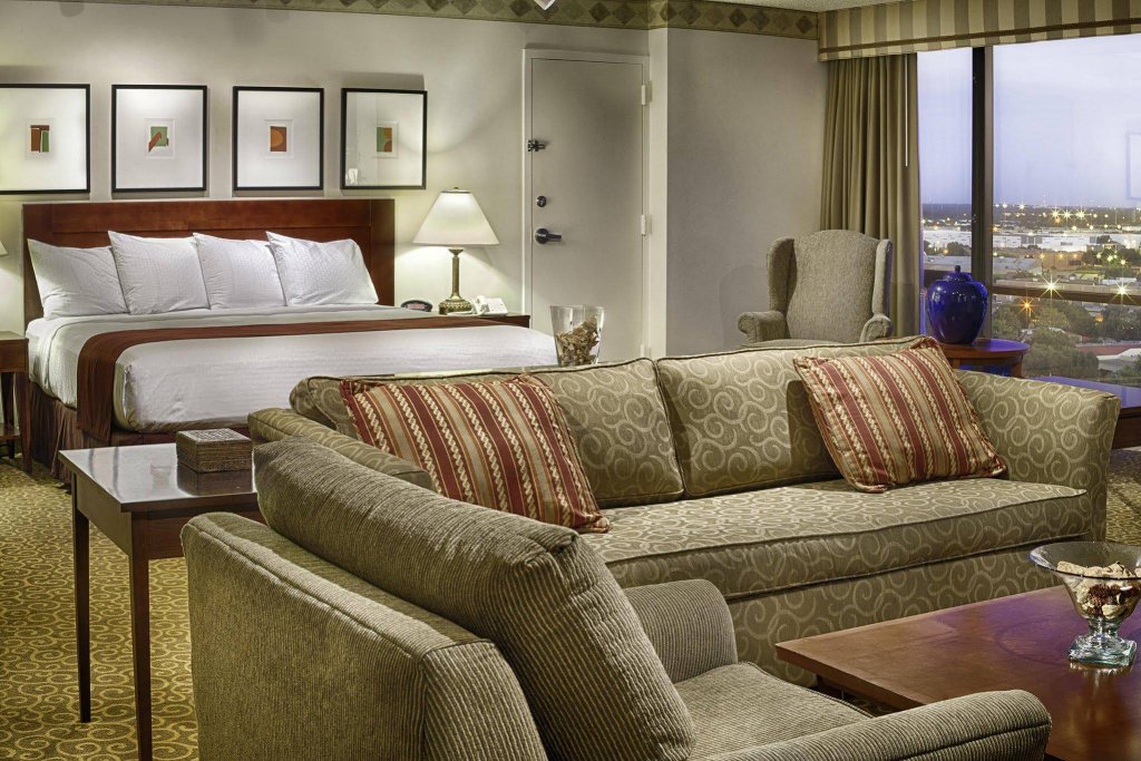 Фото DoubleTree by Hilton Dallas - Richardson