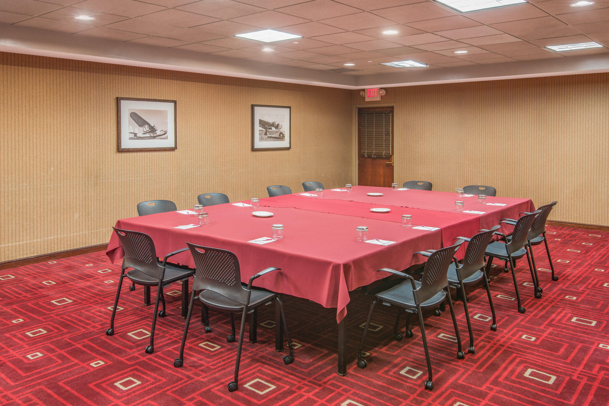 Фото Crowne Plaza Newark Airport, an Ihg Hotel