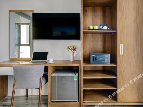 Фото Jolia Hotel and Apartment - My Khe Beach