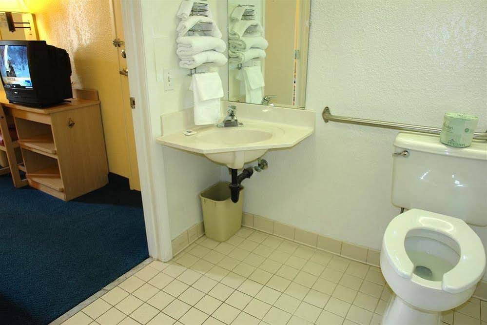 Фото Rodeway Inn Kissimmee Maingate West