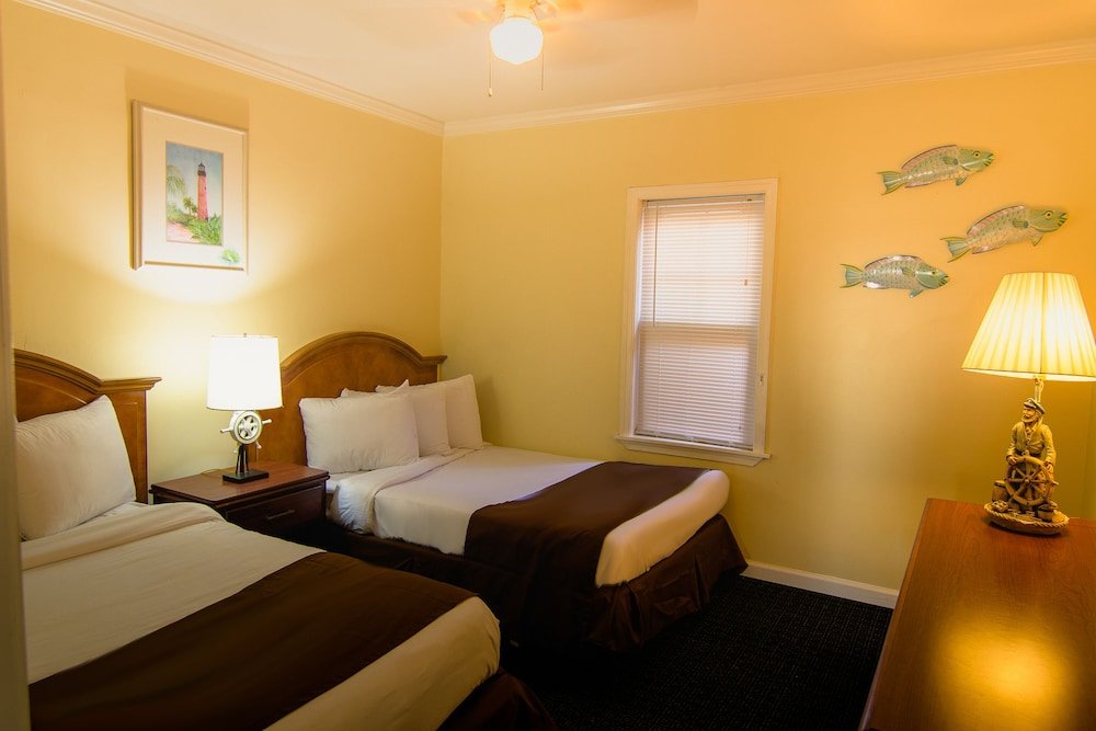 Фото The Burgundy Inn