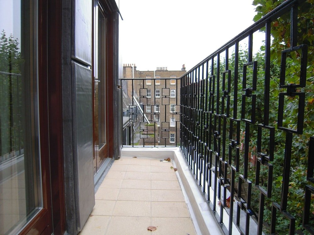 Фото Tavistock Place Apartments