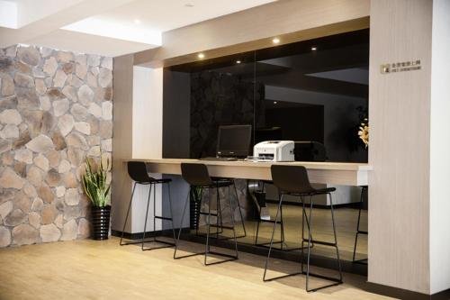 Фото Metropolo Hangzhou Railway Station East