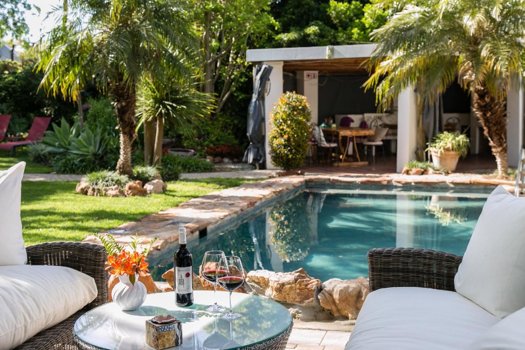 Фото Gubas De Hoek meet eat sleep