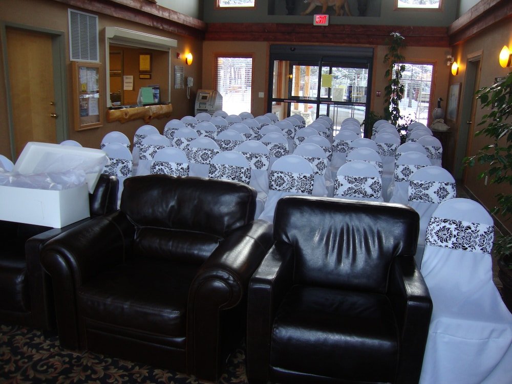 Фото Elkwater Lake Lodge