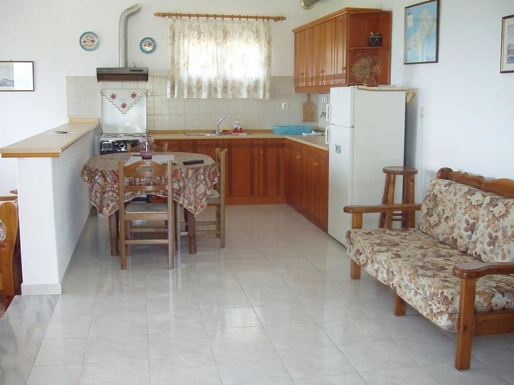 Фото Chrissomallis Apartments