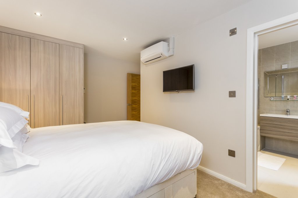 Фото Crawford Suites Serviced Apartments