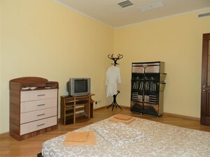 Usadba Provans (посёлок городского типа Ореанда, 28А), hotel