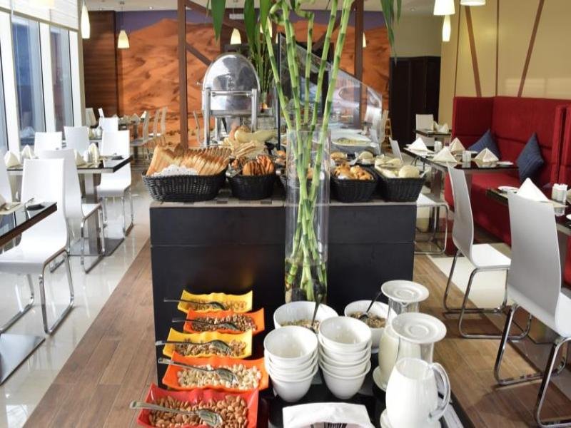 Фото Novotel Suites Riyadh Centre