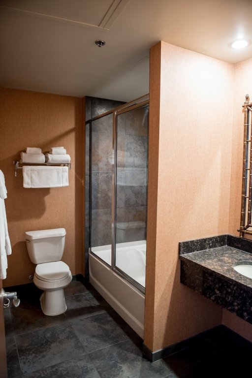 Фото Cork Factory Hotel