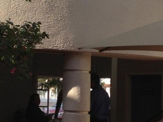 Фото Best Western Plus Suites Hotel Coronado Island