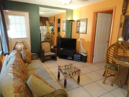 Фото Whispers Resort by Affordable Beach Condos