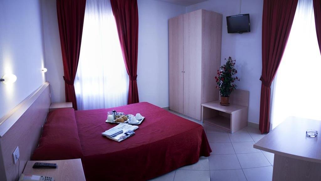 Фото Hotel Pigalle