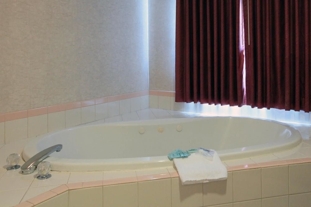 Фото Americas Best Value Inn Edmonds Seattle N