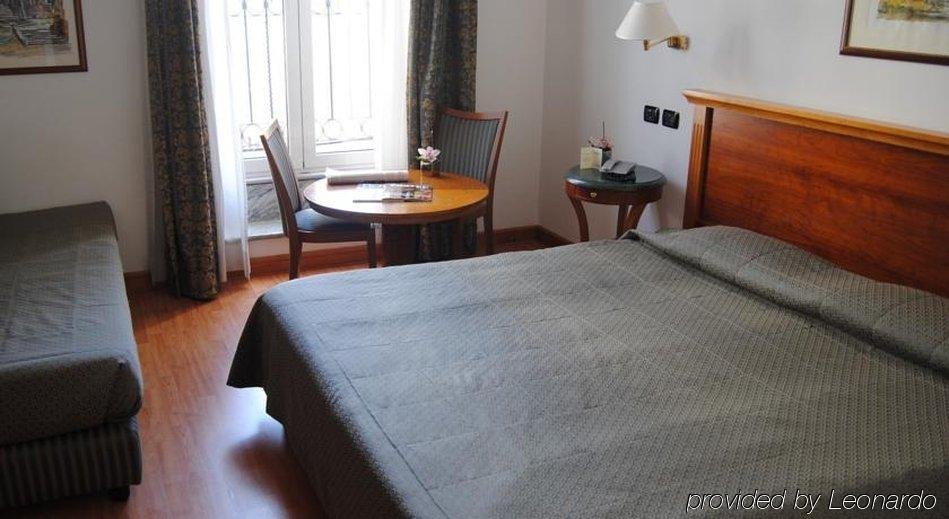 Фото Hotel Diplomatic