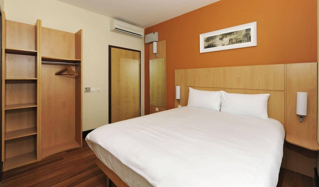 Фото ibis Belfast City Centre Hotel