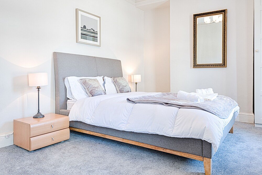 Фото Swansea Town House - 5 min to City Ctre