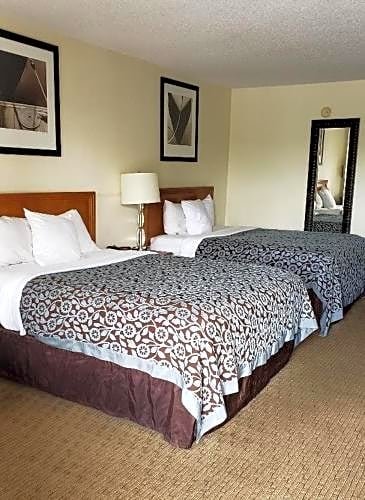 Фото Days Inn by Wyndham St George