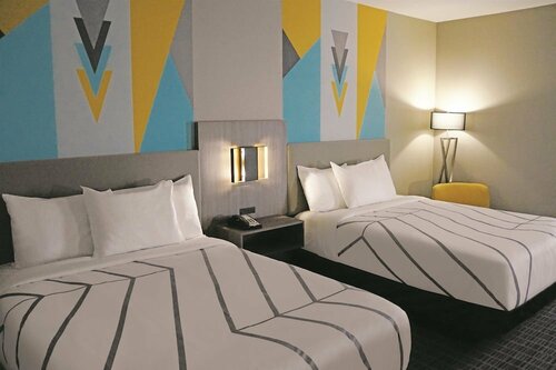 Гостиница La Quinta Inn & Suites by Wyndham Richmond-Sugarland