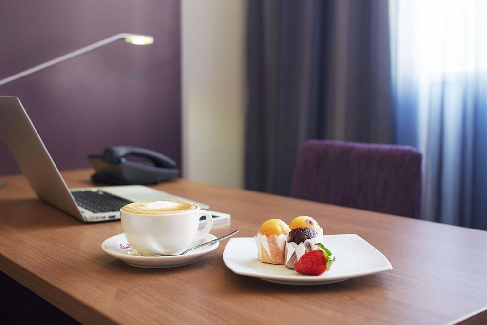 Фото Quality Hotel Ambassador Perth