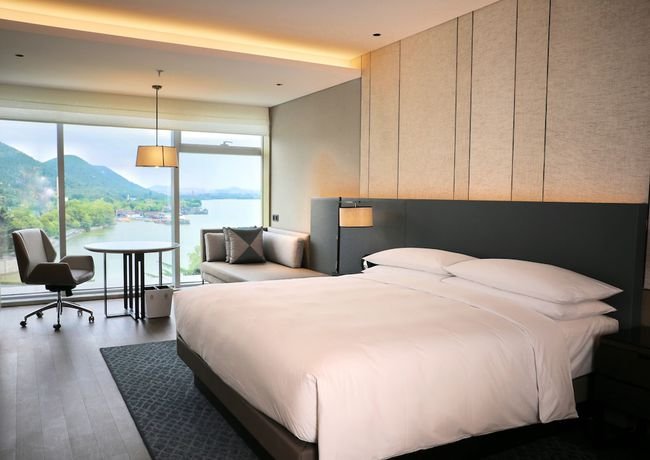 Фото Xuzhou Marriott Hotel Lakeview