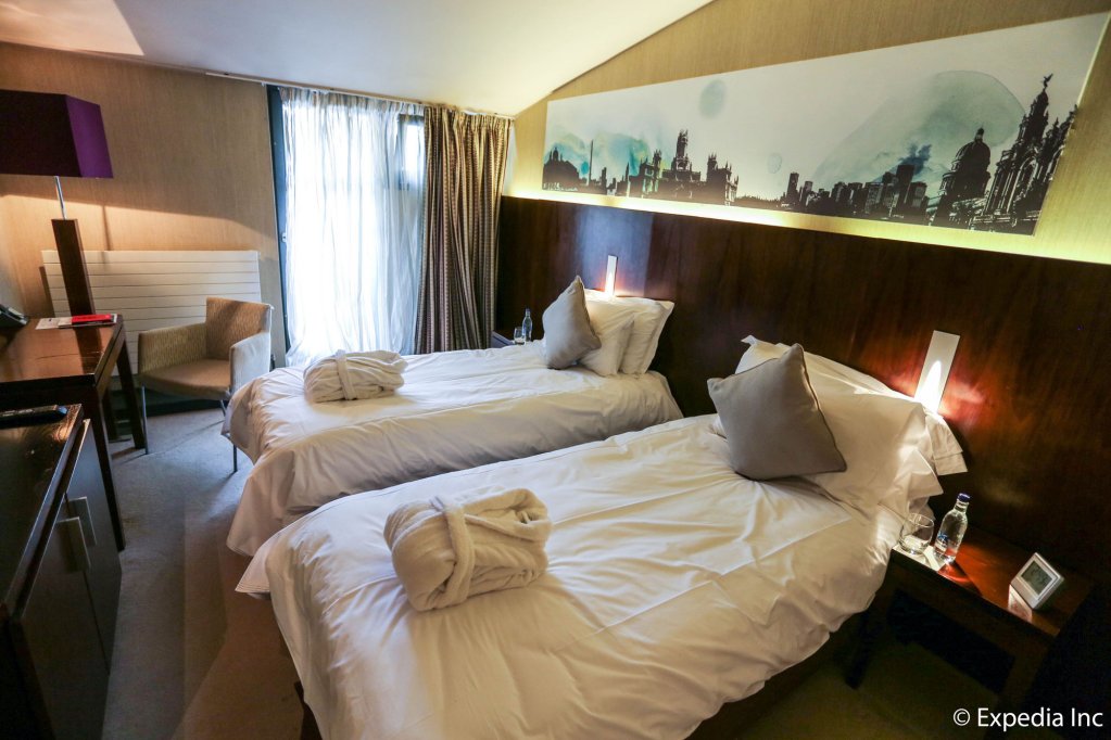 Фото отеля 2