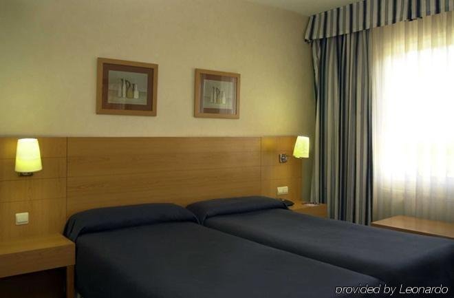 Фото Hotel Infanta Mercedes