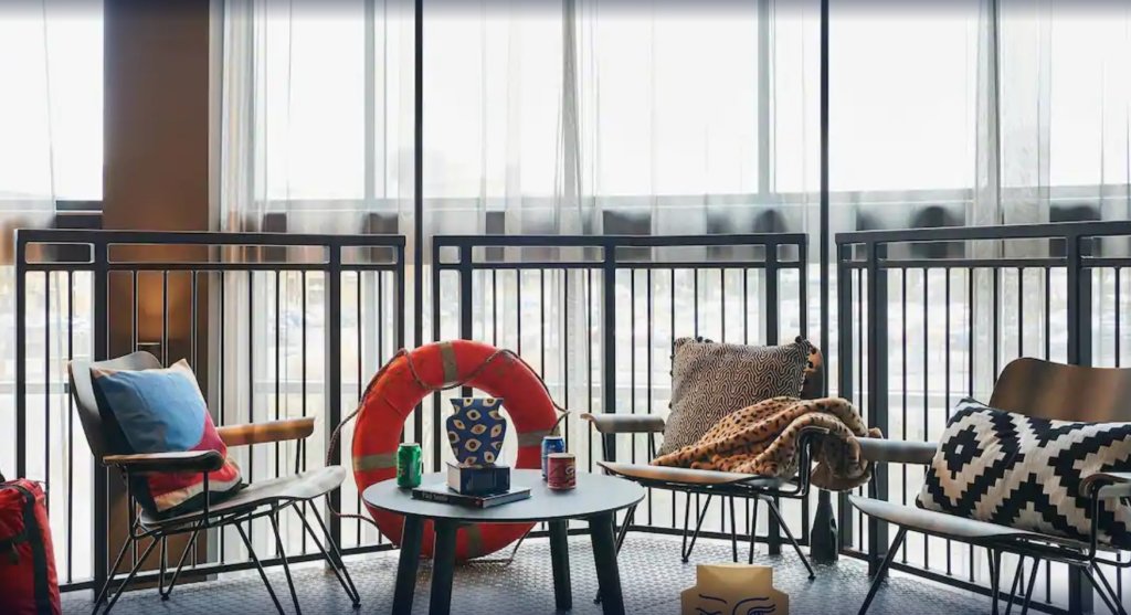 Фото Moxy Southampton