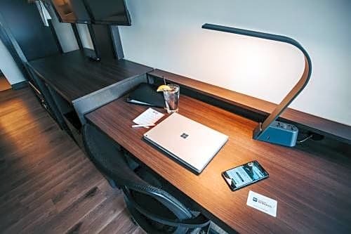 Фото Best Western Plus Hilltop Inn