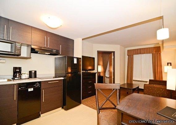 Фото Mainstay Suites Winnipeg