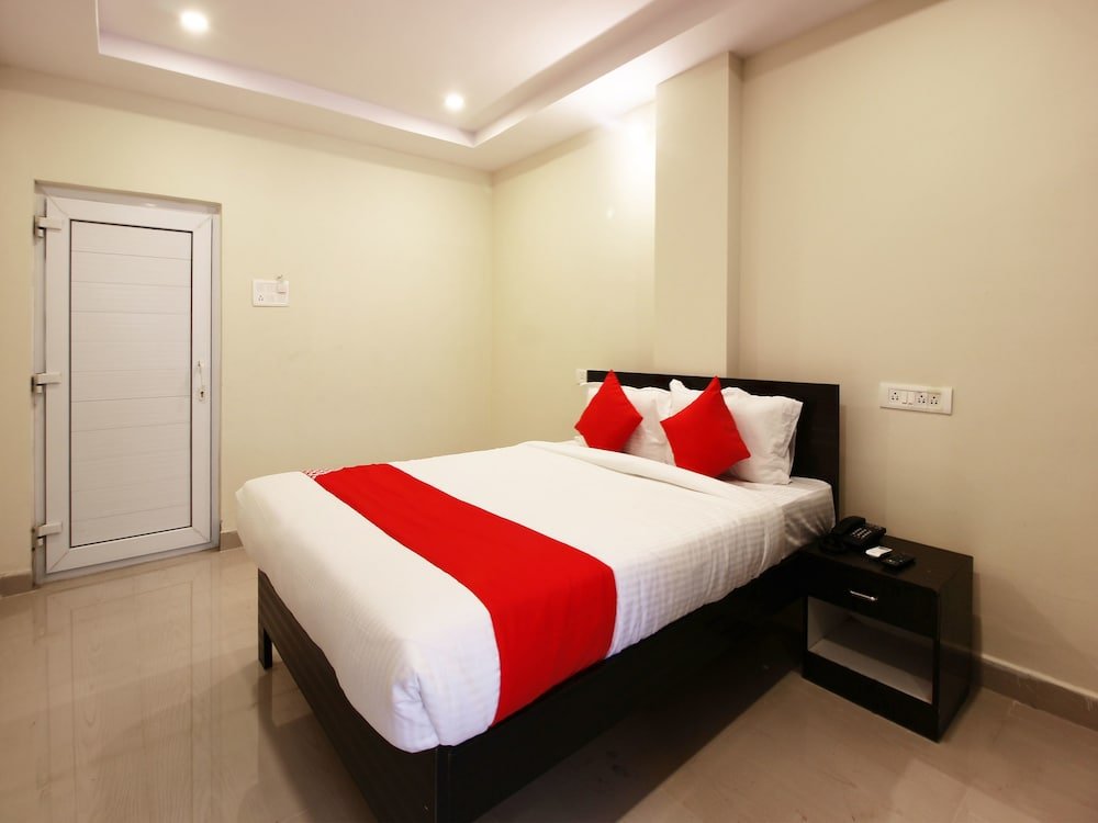 Фото Oyo 13636 Sri Vinayaka Grand