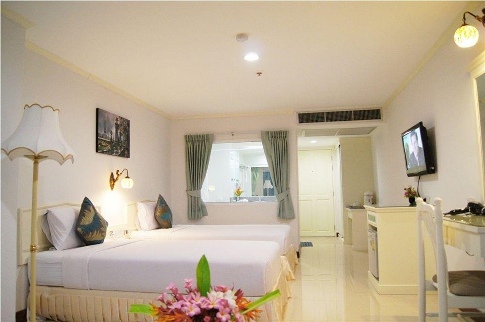 Фото Bay Hotel Srinakarin