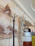 Три Ступеньки (посёлок городского типа Новофёдоровка, улица Героев, 8) ، مقهى
