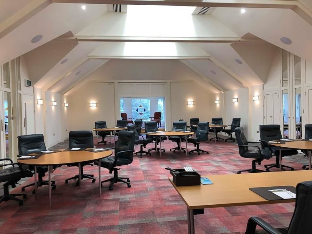 Фото Warren House