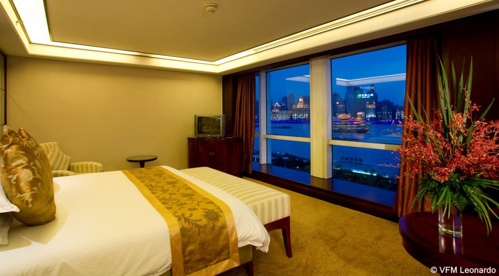 Фото Oriental Riverside Bund View Hotel