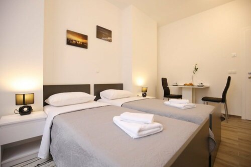 Гостиница Pyrotima Apartments в Задаре