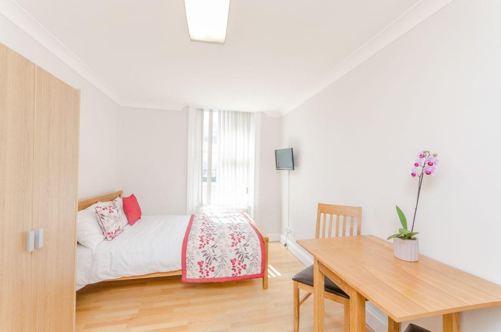 Фото Alexander Apartments