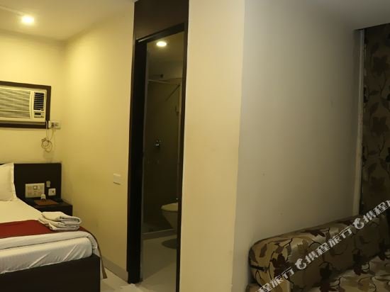 Фото Oyo 9182 Kings Crown Hotel